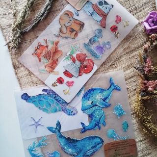 Tak kdopak už ví, že nově v mé tvorbě najdete i nažehlovačky na textil (ale které můžete použít i na dřevo, papír nebo...