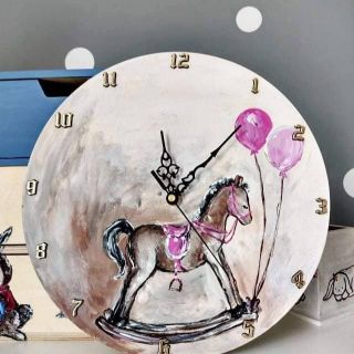 Ještě několik autorských hodin s tichým chodem hledá svoje majitele 😍 Kdo by ještě sháněl originální dárek k Vánocům, tak...